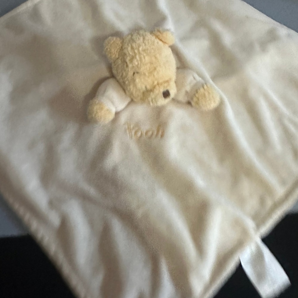 Disney Store Winnie the Pooh Baby Security Blanket Plush Lovey Cream DN 30905